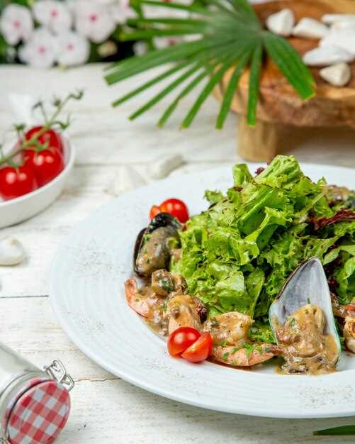 Салат с копченой рыбой и картофелем: сытный и ароматный вариант