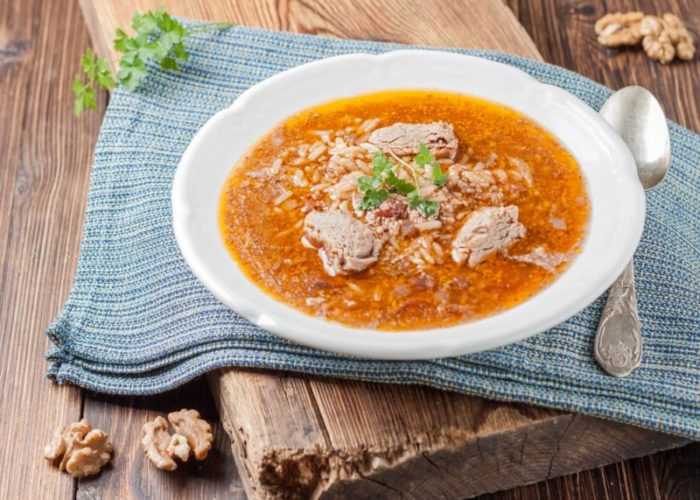 Техника варки бульона из свинины для харчо