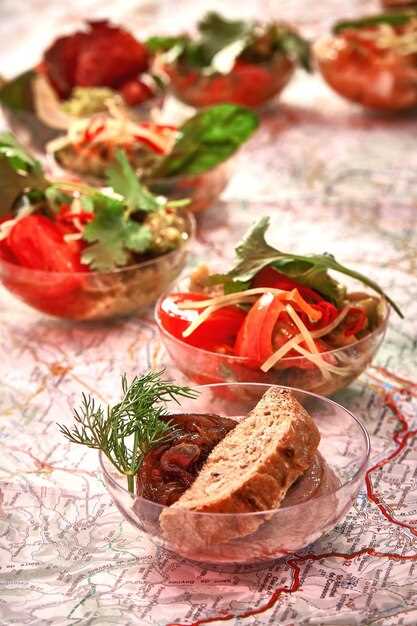 Рецепты классического салата с копченой колбасой и сухариками